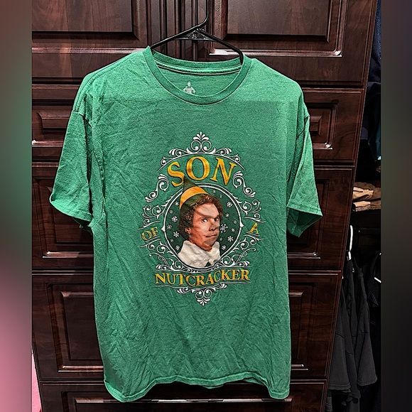 Elf son of a nutcracker t shirt LARGE - Picture 1 of 4